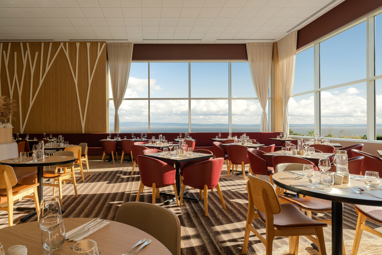 Club-Med-Main-Resturant_01 1